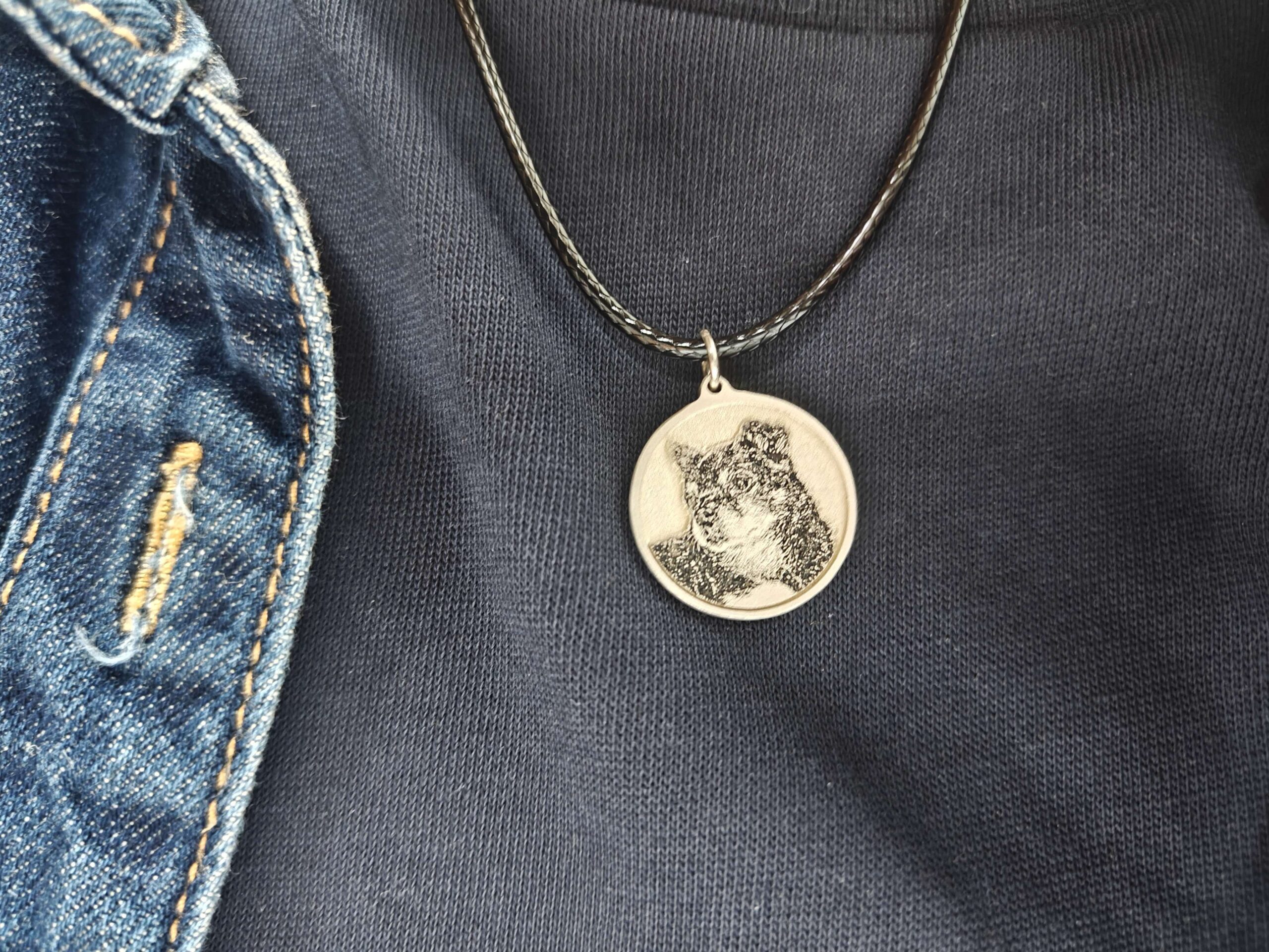 custom dog portrait pendant