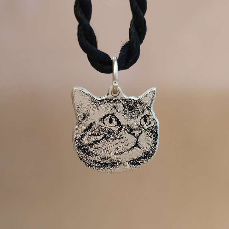 custom pet memorial pendant detail